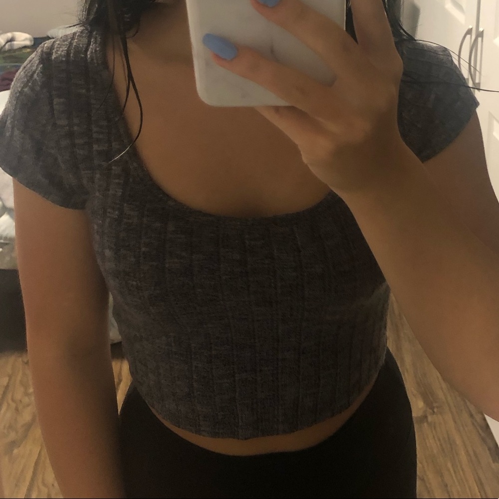 Cropped tee